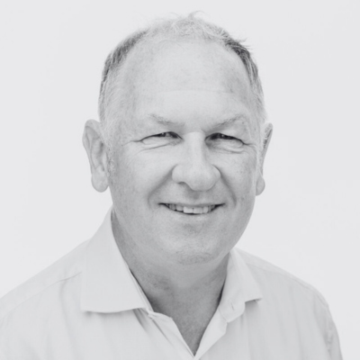 Simon Bennett